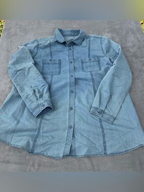 Flutter & Kick Maternity Blouse Button Up Denim Style Size Medium